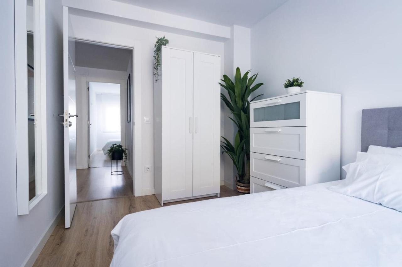 Lujoso Apartamento Entre 2 Playas Con Garaje, Wifi Gijón Esterno foto
