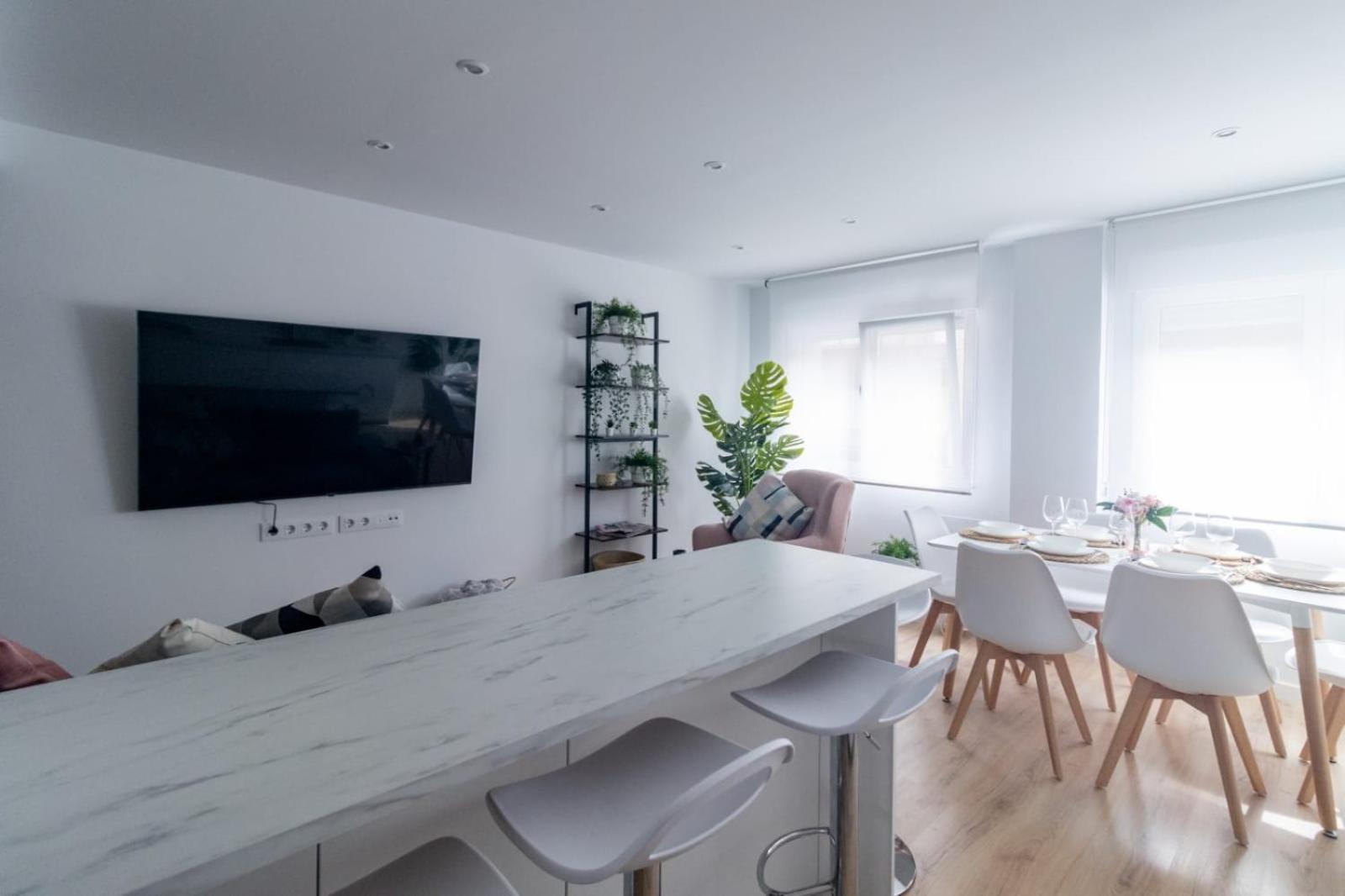 Lujoso Apartamento Entre 2 Playas Con Garaje, Wifi Gijón Esterno foto